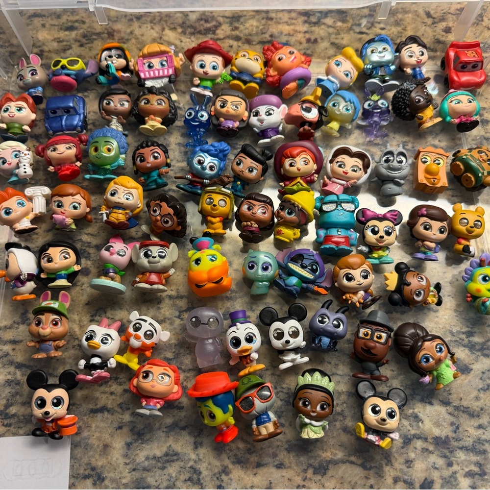 Disney Doorables- 70 no duplicates Toy Figurine Set